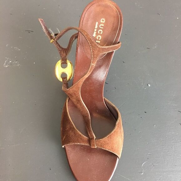 #90 GUCCI BROWN & GOLD SUEDE HEELS - Picture 5 of 9